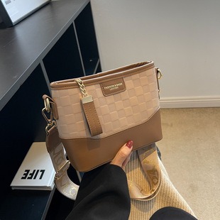 M46684 29x38x20cm High Quality Bags