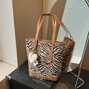 793823 High-Quality Bags