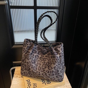 739475 High-Quality Bags