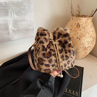 826761 High-Quality Bags