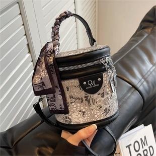 774209 High-Quality Bags