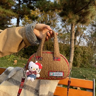 M44020 26X22X27cm High Quality Bags