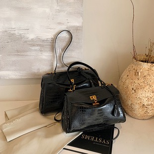 674081 CM 1 High-Quality Bags