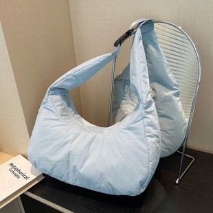 M46932 21x23x10cm High Quality Bags