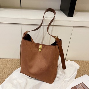 M62643 Water Ripple Black HH73 21x12cm High Quality Bags